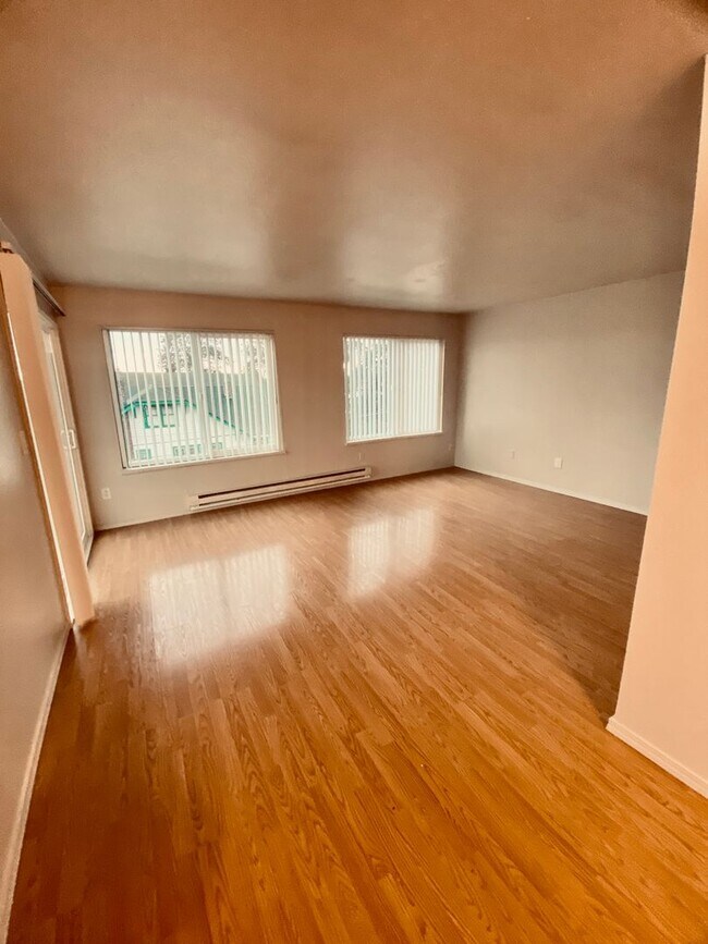 Photo - Kenny Apartments