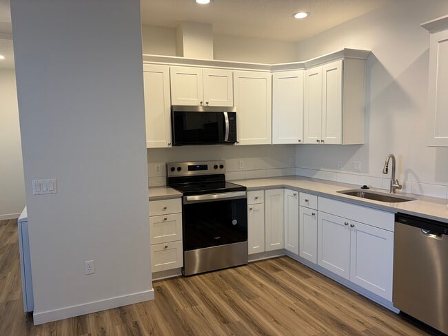 Photo - 1380 Saginaw St S Unit #1