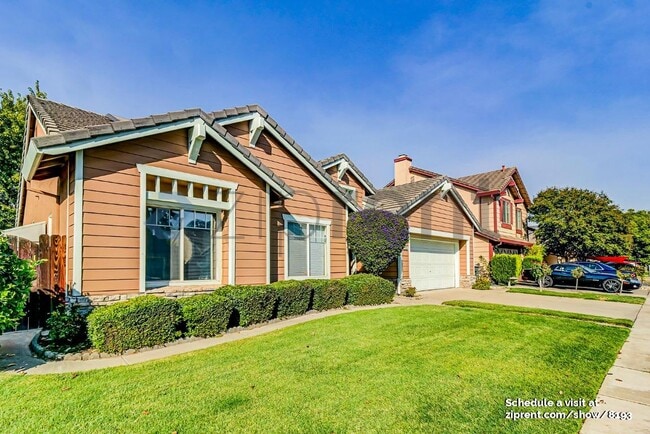 Photo - 1833 Rail St