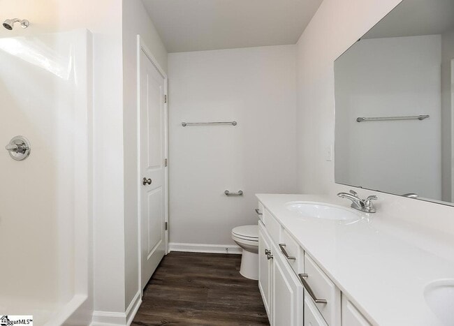 Photo - 476 Thomas Aly