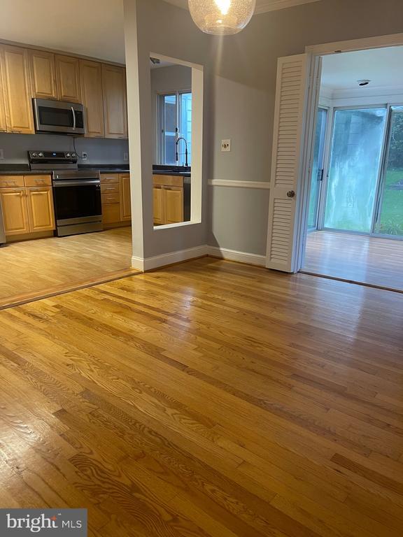 Photo - 5528 Warwick Pl