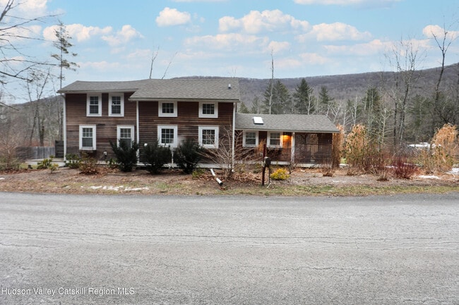 Photo - 683 Woodland Valley Rd