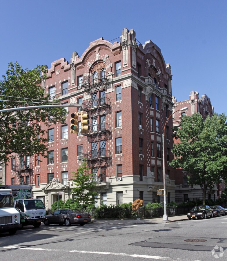 Royal Castle Apartments - Royal Castle Apartments