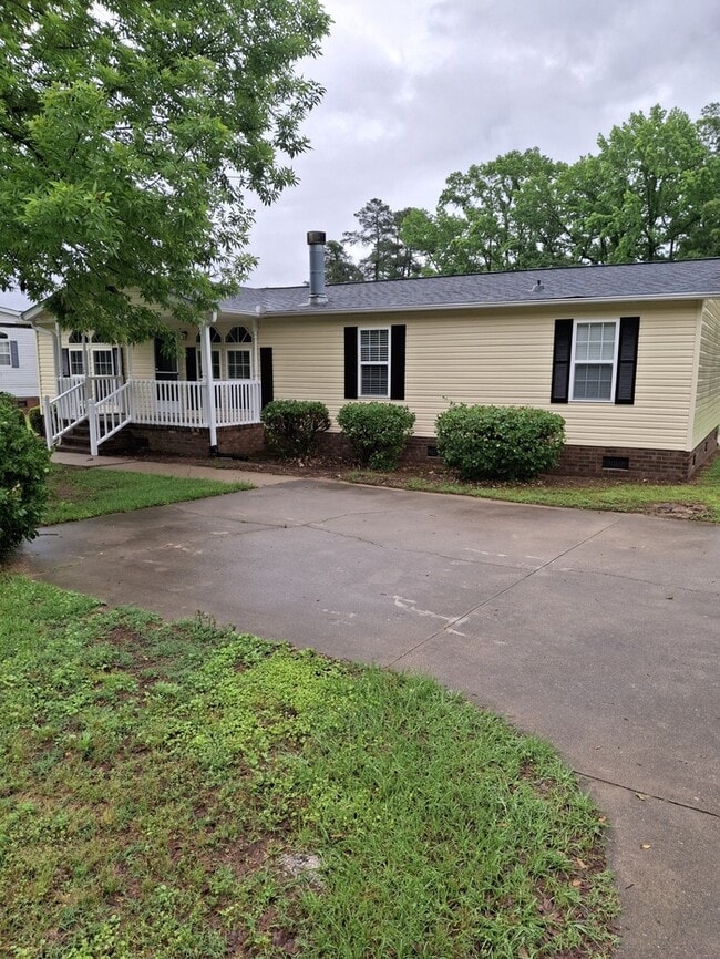 4 Bedroom 2 Bath House - 4 Bedroom 2 Bath House