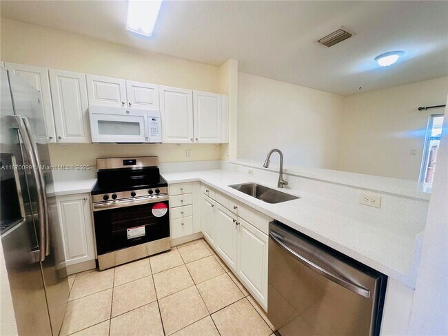 Photo - 1420 NE 33rd Ave