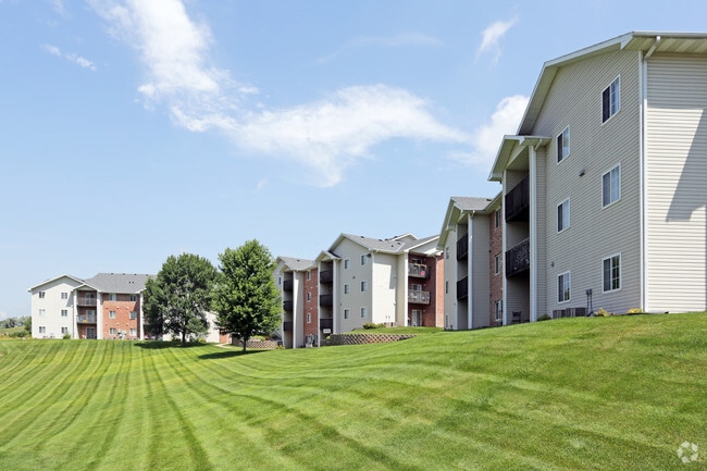 Country Club Apartments