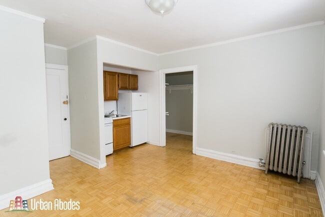 Photo - 717 W Belmont Ave Unit A09C
