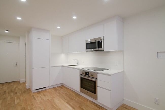 Building Photo - 4390 Grand Blvd. Unit 2