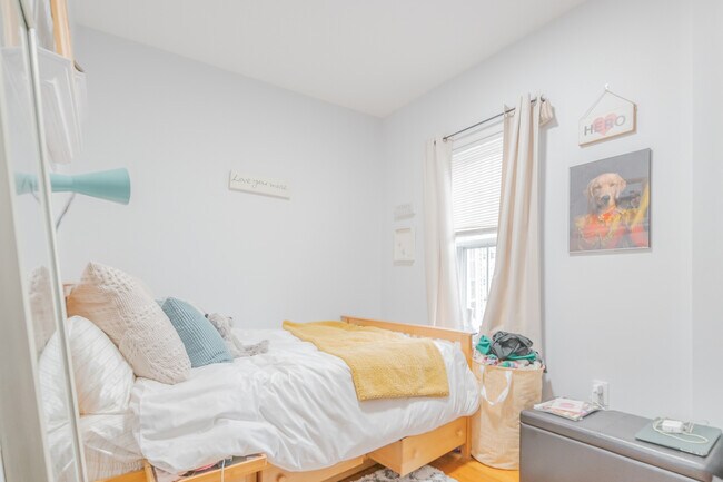 Photo - 219 Bennington St Unidad 3