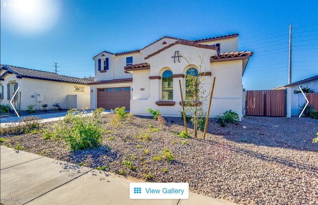 Building Photo - Stunning 5-bedroom, 4-bathroom home locate...