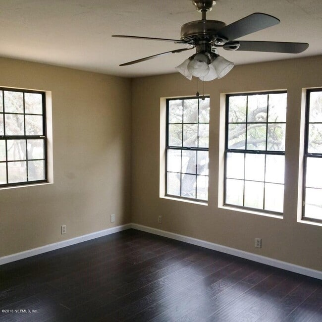 5640 Silver Sands Cir