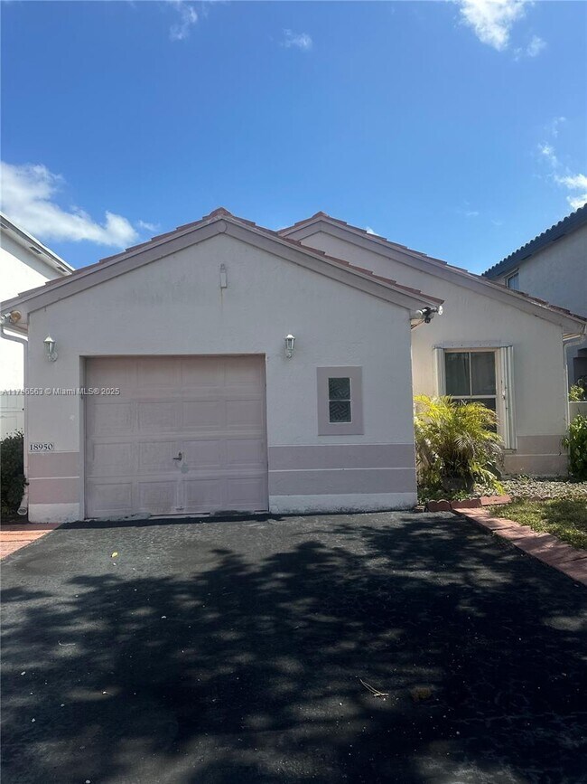 Photo - 18950 NW 22nd St Casa