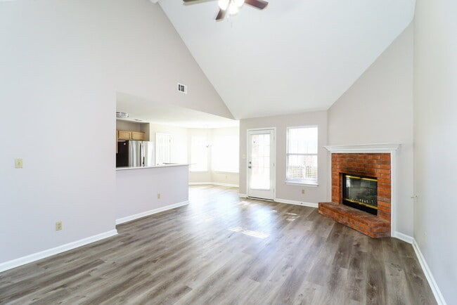 Photo - 7121 Showboat Ln