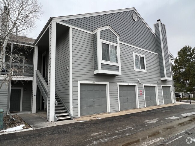 Building Photo - Spacious 2 Bed 1.5 Bath Townhome in Boulde...