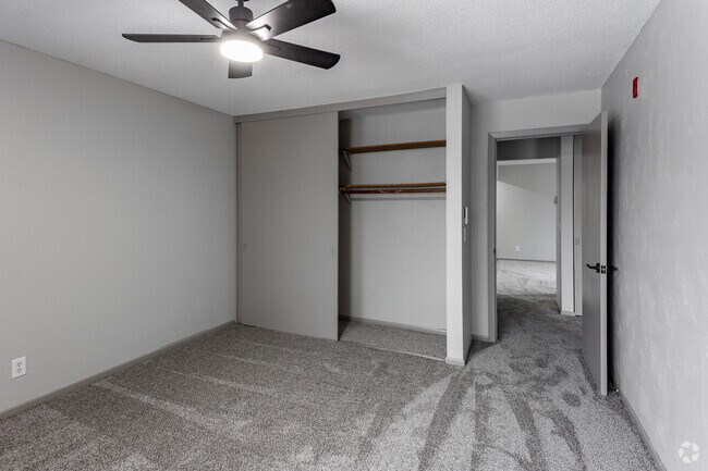 2 habitaciones, 1 baño - 988 pies cuadrados - Dormitorio