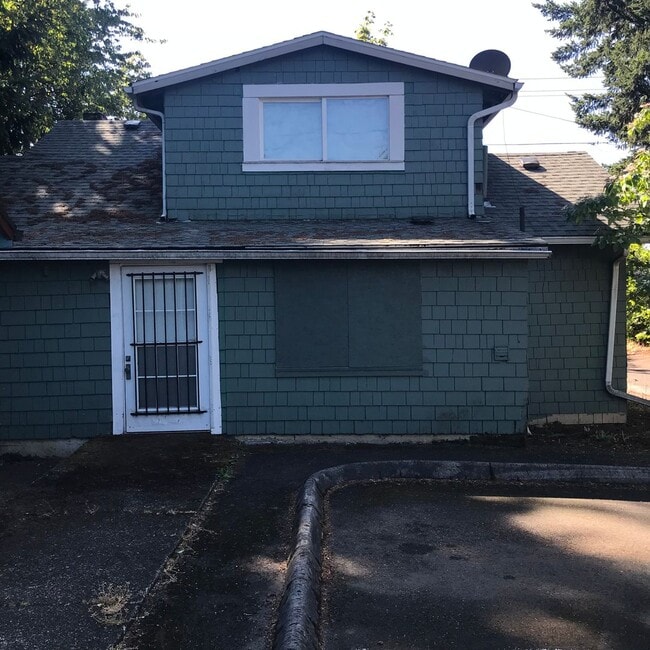 Building Photo - Robinson Property - House Unit 12807