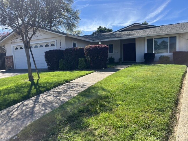 Photo - 1094 Tara Ct