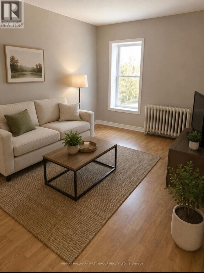 Photo - 730 Simcoe St S Unit 5