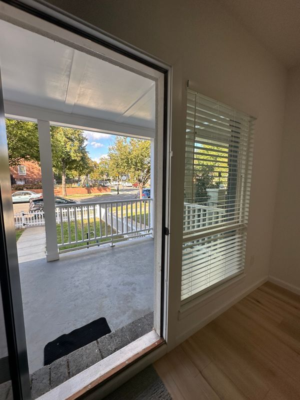 Photo - 1925 H St NE