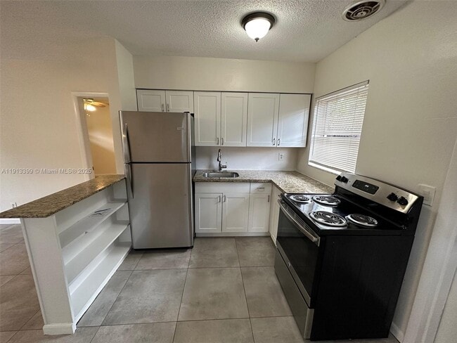 Photo - 307 SW 10th Ave Unit 1