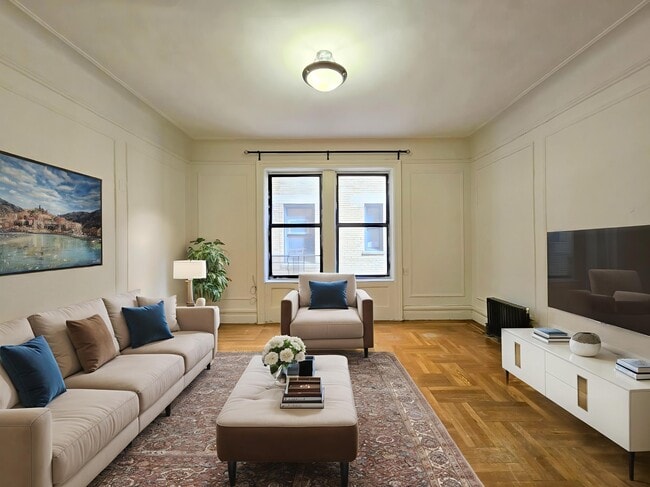 Building Photo - 664 W 163rd St Rental
