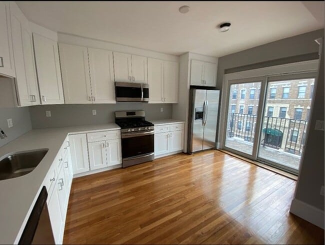 Building Photo - 190 Kelton St Unit 1