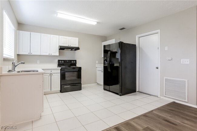 Photo - 7509 Mesa St