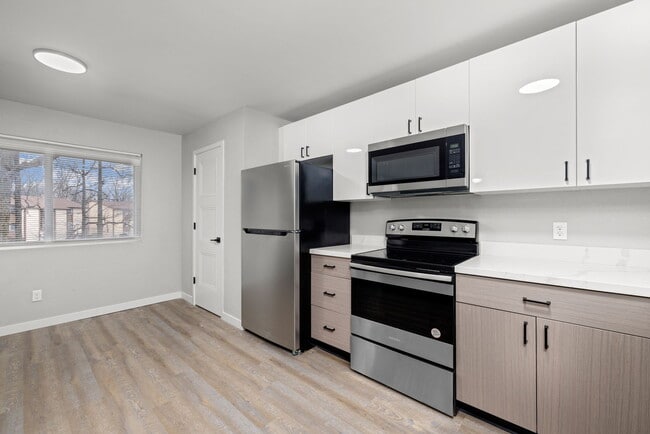 Photo - 50 Devon Ct Unit B-12