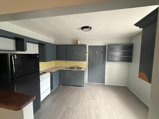 Photo - 129 N Pompano Ave