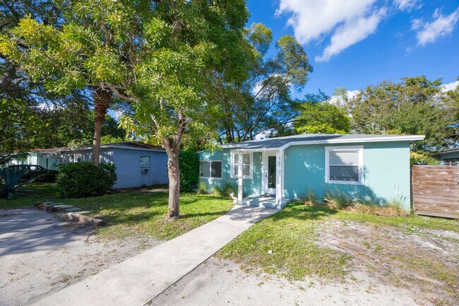 Photo - 1317 SW 31st St