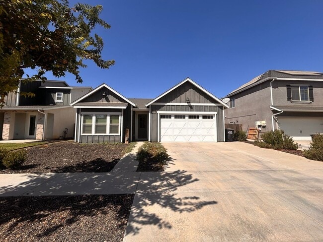 Building Photo - Nice home for rent in Visalia