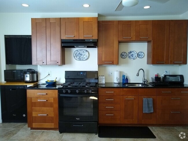 Building Photo - 14 Fisk Pl Unit 2 Rental