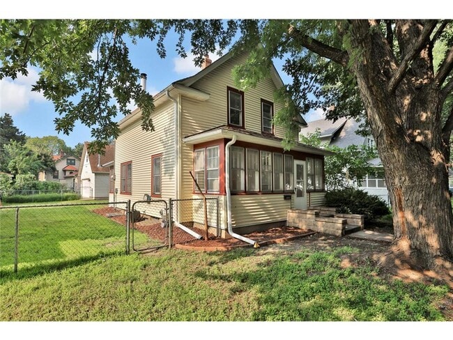 Photo - 2122 Temple Ct