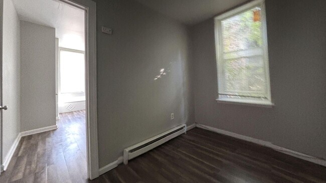 Photo - 2433 N 33rd St Unit 2F