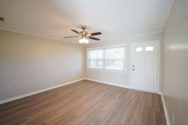 109 W Fourteenth St