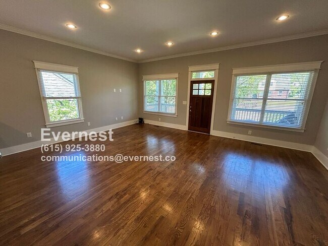 Photo - 922A Carolyn Ave