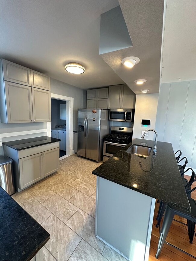 Photo - PET FRIENDLY 2 BEDROOM, 1 BATHROOM SINGLE FAMILY HOME CLOSE TO DOWNTOWN!