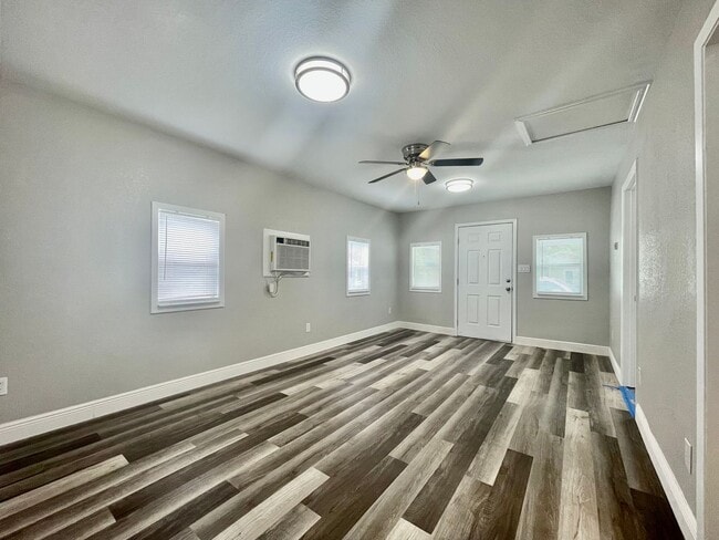 Photo - 2 Bedroom - New & Improved - Centrally Loc...