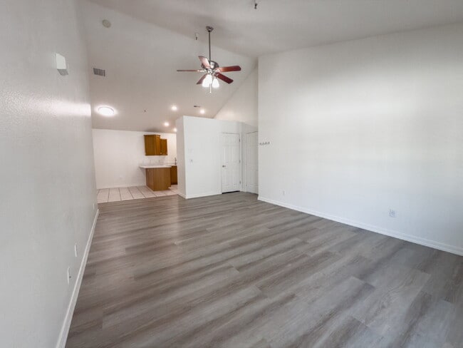 Building Photo - SEPTEMBER FREE RENT!! Spacious, NEWLY RENO... Unit 304 Rental