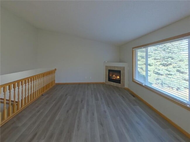 Photo - 16037 Flagstaff Ave W