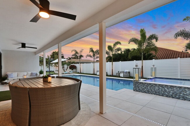 Photo - 441 S Lyra Cir