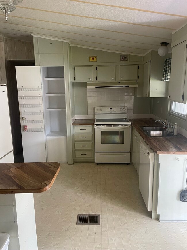 Photo - 5533 Williamsburg Ln