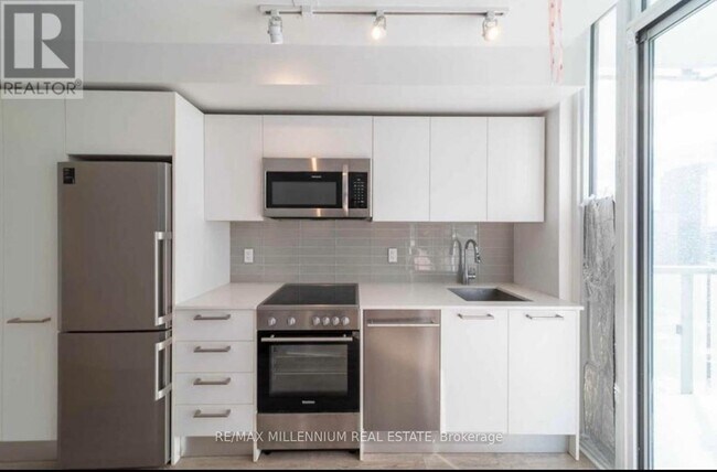 Photo - 28 Wellesley St E Unit 3001