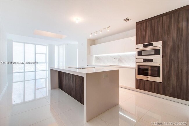 Photo - 851 NE 1st Ave