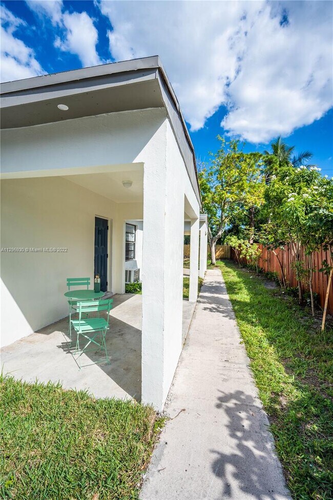 Photo - 1110 NW 6th Ave Unit 1