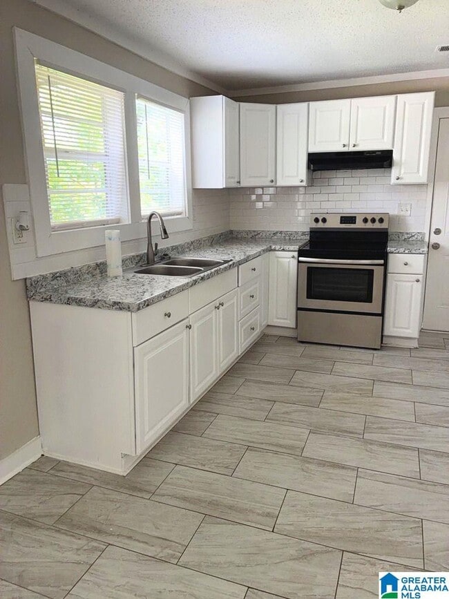 284 Lee Rd