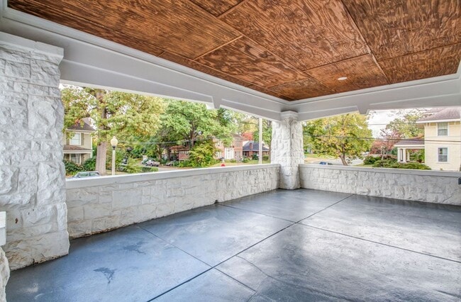 Photo - Elegant Midtown Memphis Single-Family Home for Lease