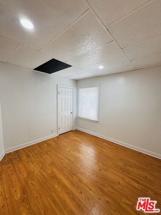 Photo - 417 W 52nd Pl