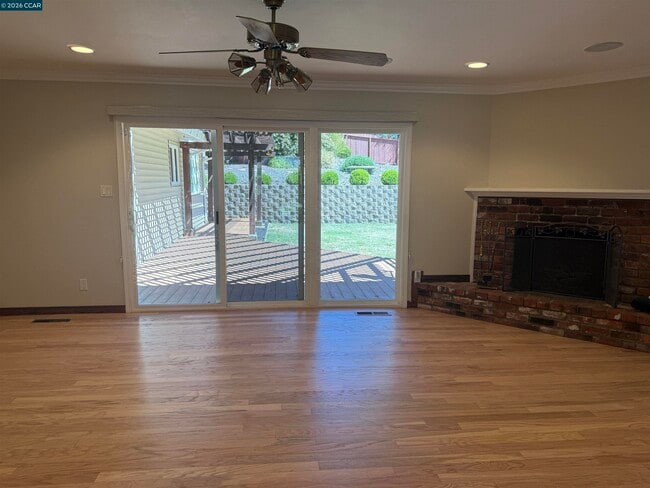 Photo - 1271 Summit Rd