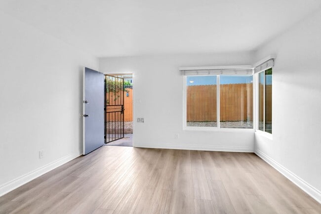 Photo - Diamond St Units Unit 2011